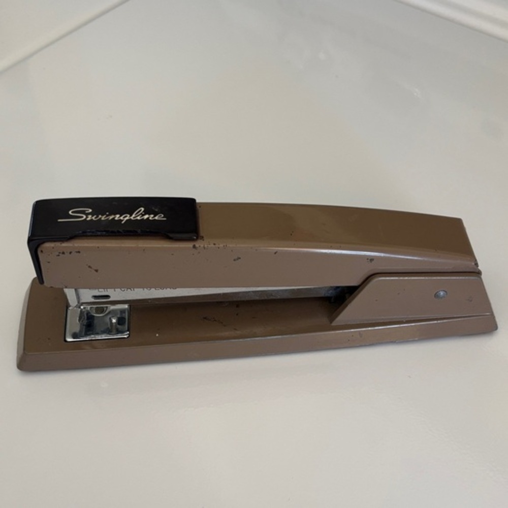 Vintage Swingline Metal Stapler – Made in USA – Heavy-Duty Desk Stapler, Works